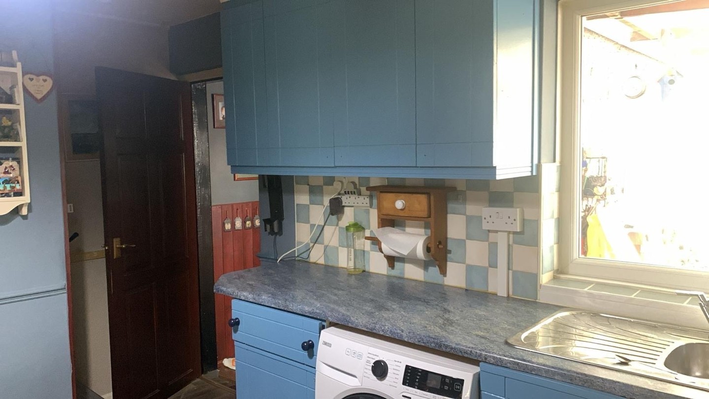 Lovely little kitchen we’ve completed in North Wales this week. RAL5024 is the chosen colour for this one 😊